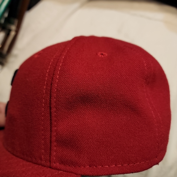Cleveland Indians 7 1/4 Alt Red Hat - Picture 4 of 9